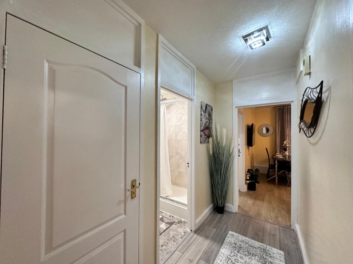 Posh 2-Bedroom, Living Room, Kitchen & 1.5 Bathroom London Kültér fotó